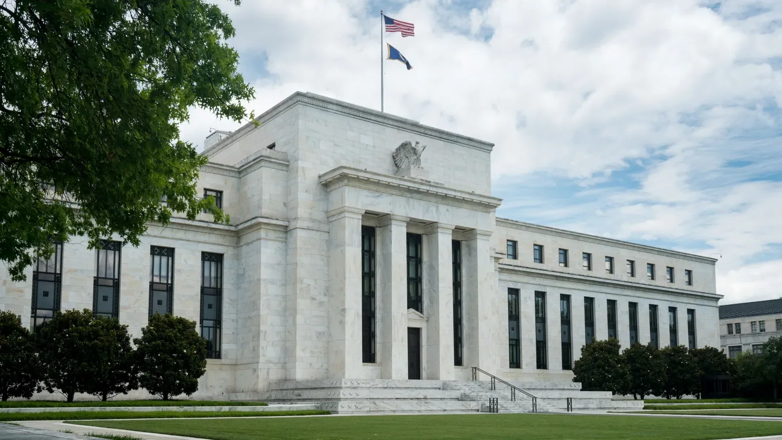 Beyond the Rent: The economic signals multifamily leaders should watch this fall