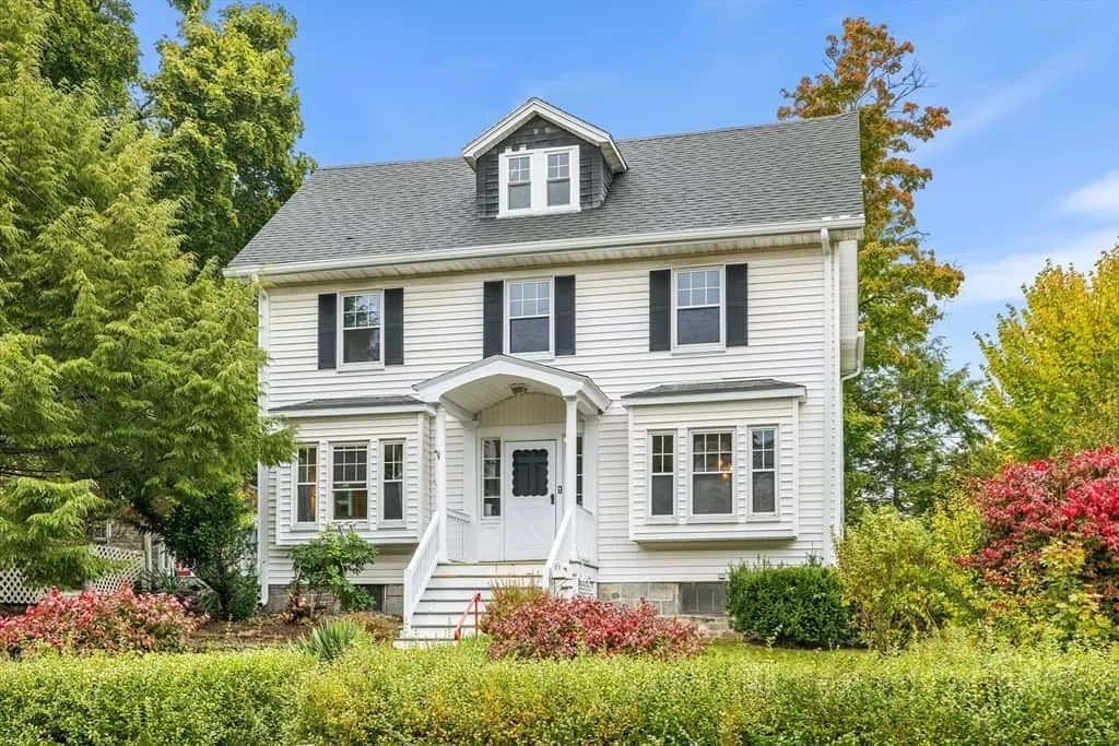 8 Home Buying Red Flags to Watch for Before Purchasing a House