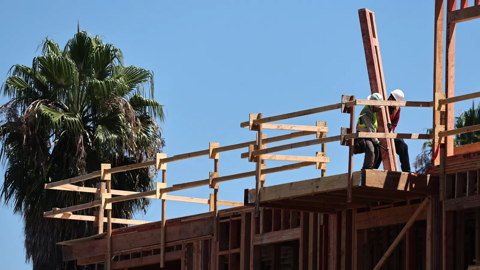 Multifamily starts plummeted nearly 16% in August